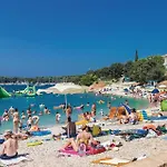 Luxurious In * Pula