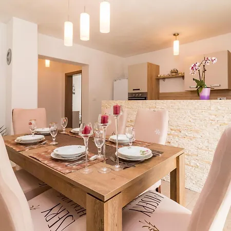 Beautiful Home In Pula * Pula