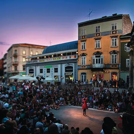 Σπίτι διακοπών Stunning In Πούλα