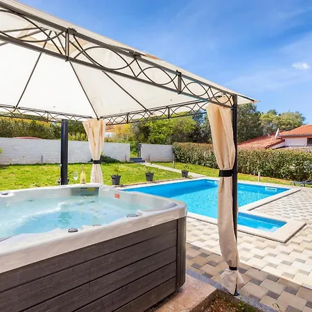 Beautiful Home In Pula